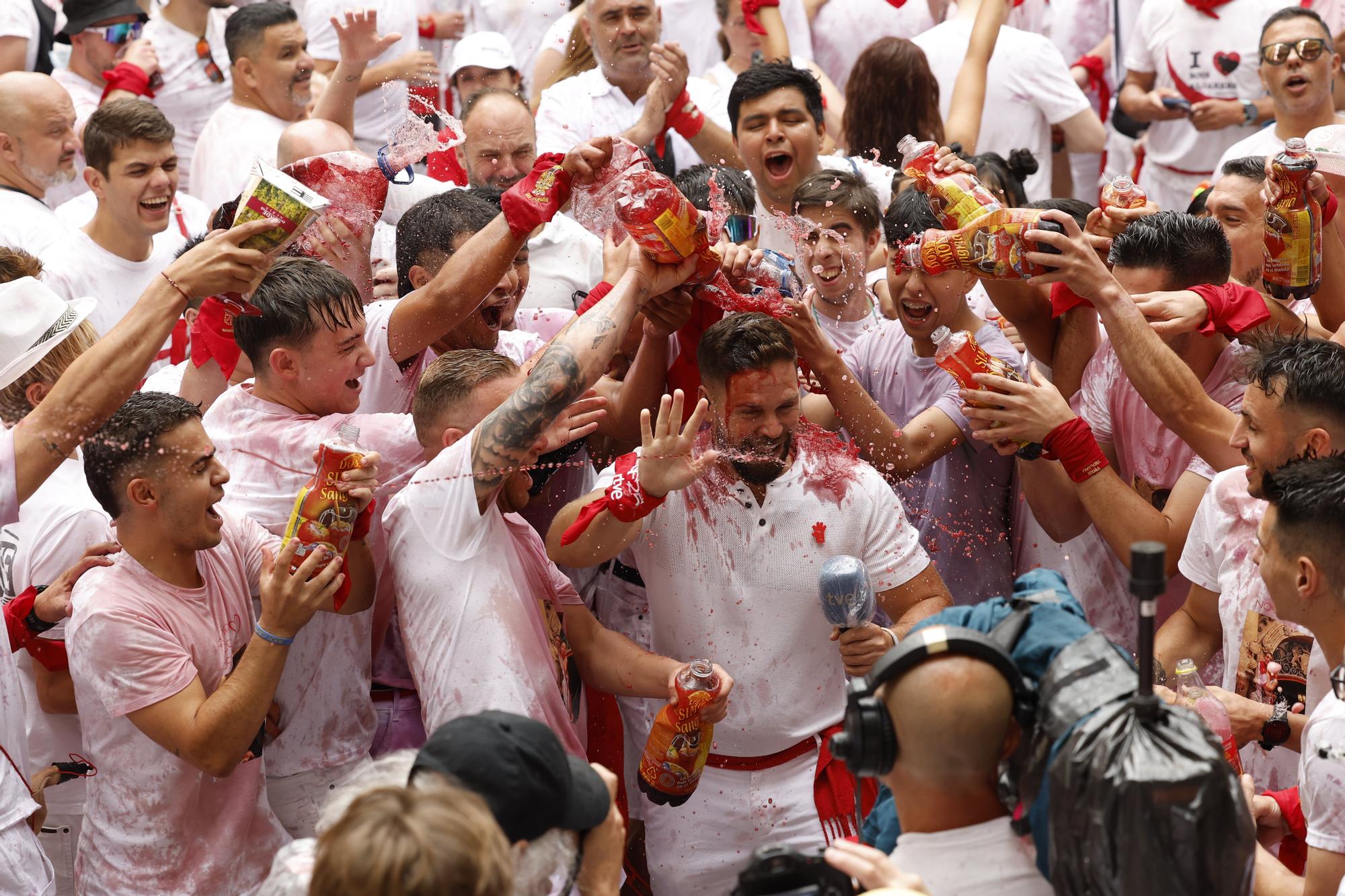 Fotos del  Chupinazo de San Fermín 2025 en Pamplona: ¡La fiesta más internacional se enciende con un grito solidario por Palestina!