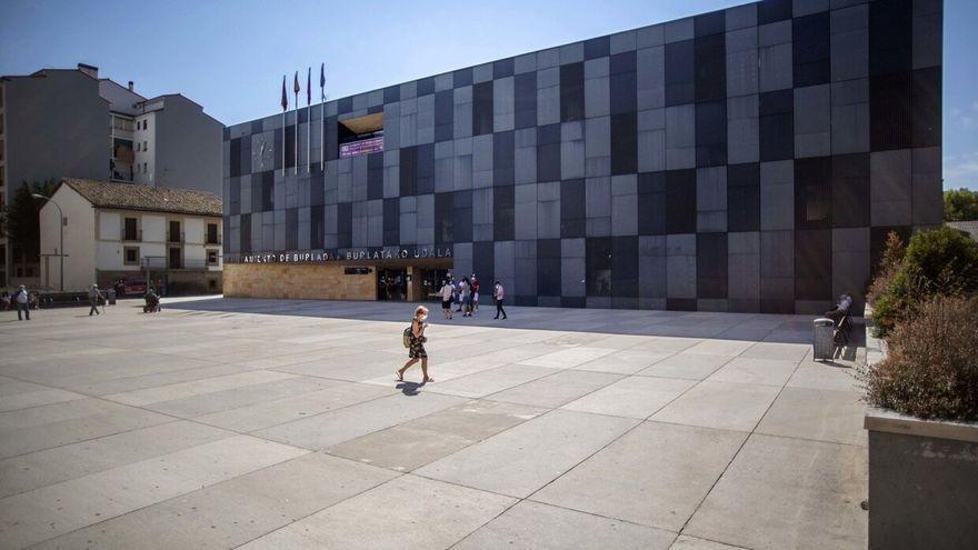 Fachada del ayuntamiento de Burlada.