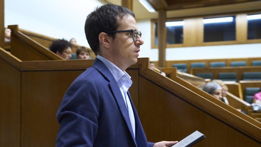 Pradales exige a EH Bildu que aplique "todo" el legado de Aguirre y repudie la violencia