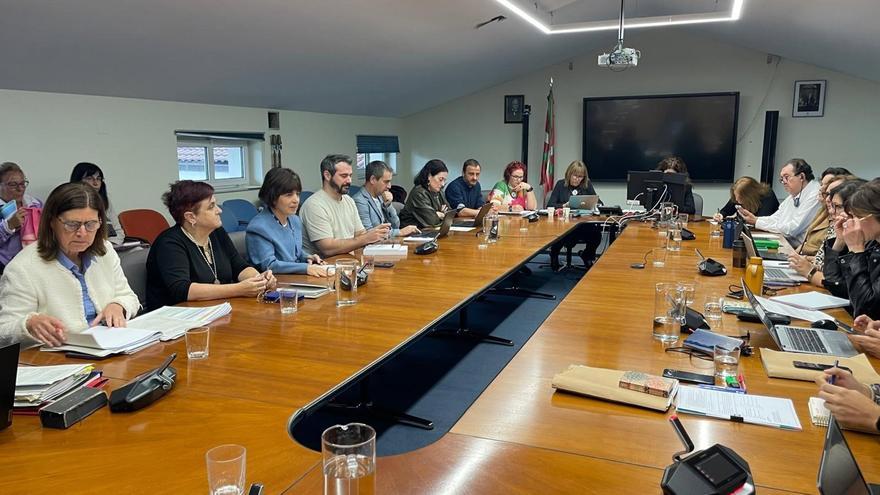 Osakidetzak psikologoak jarriko ditu Lehen Mailako Arretako 13 osasun zentrotan