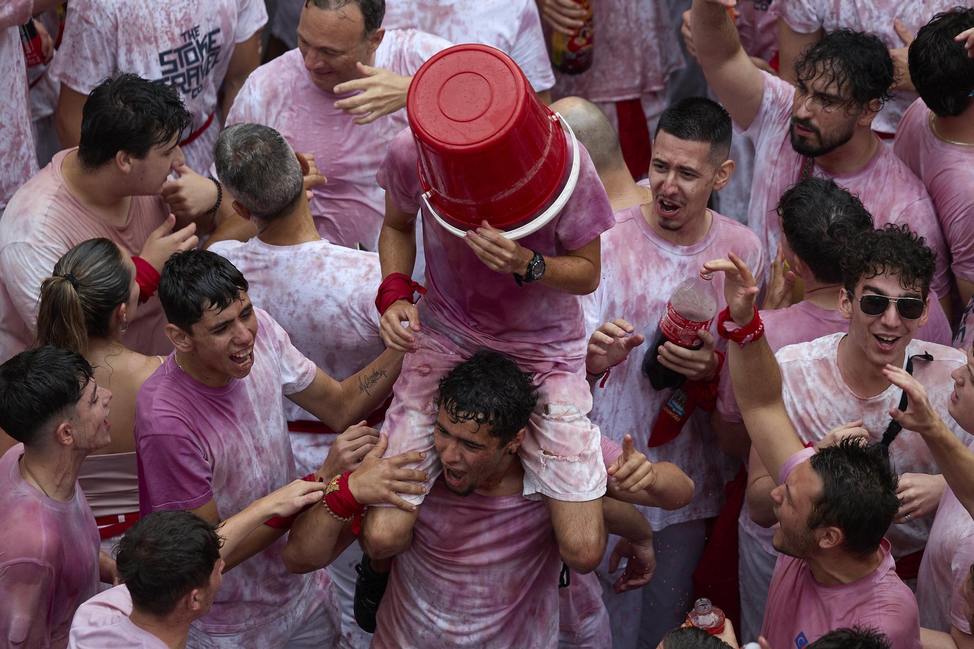 Fotos del  Chupinazo de San Fermín 2025 en Pamplona: ¡La fiesta más internacional se enciende con un grito solidario por Palestina!
