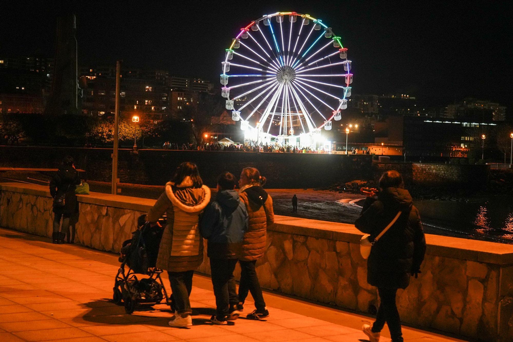 En imágenes: la noria de Getxo ya está en marcha