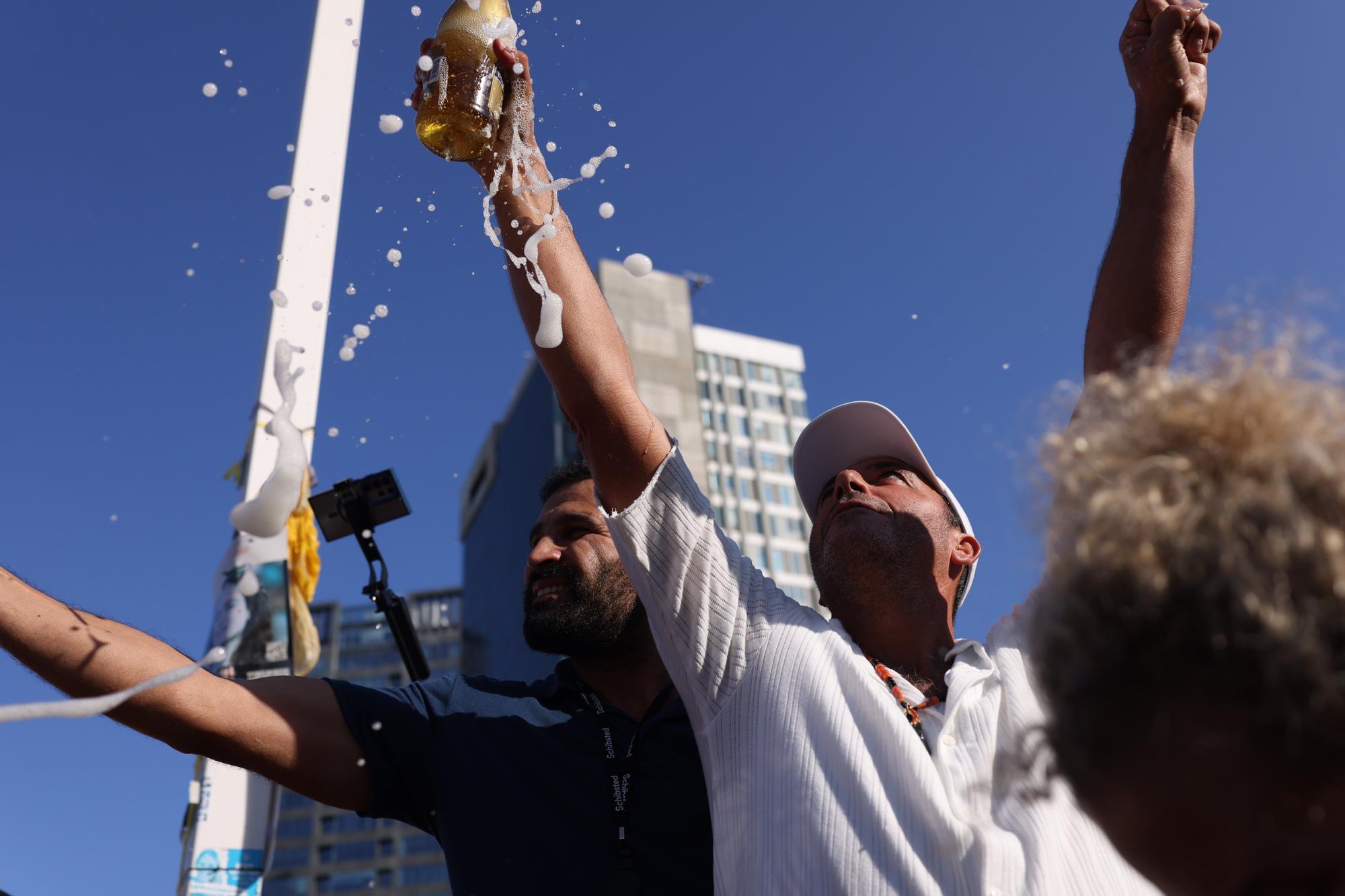 En imágenes | Los familiares de los rehenes israelíes celebran su liberación