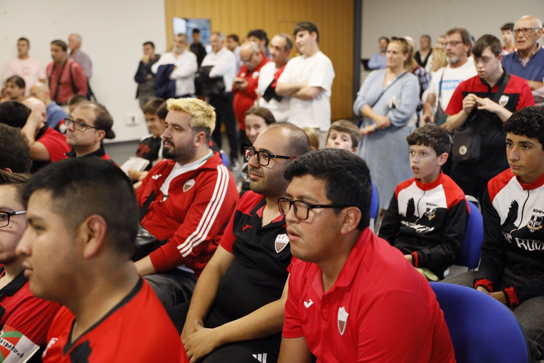 En imágenes: un canto a lo más cercano desde Derio en los DEIA Laboral Kutxa Hemendik Sariak