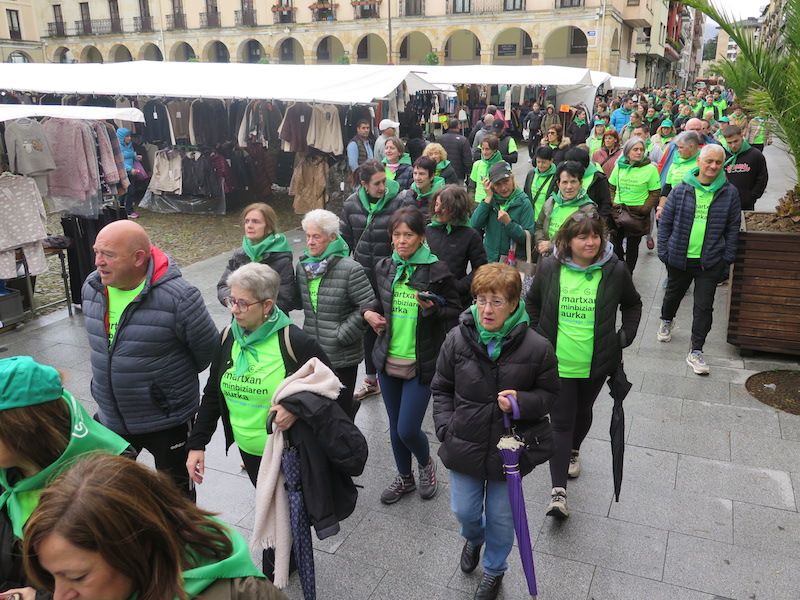 La marcha contra el cáncer de Urretxu y Zumarraga, en imágenes