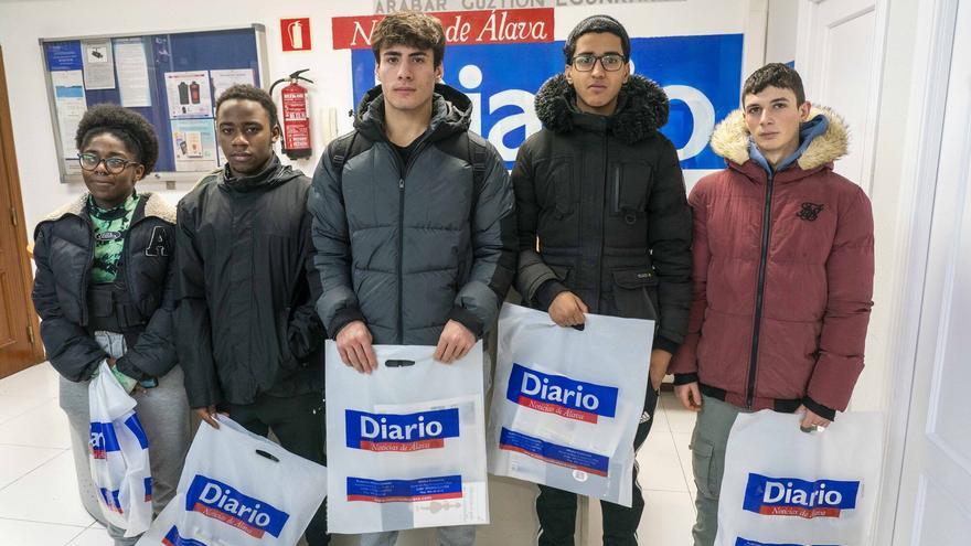 En imágenes: Los alumnos de EPA El Carmen de 2º de jardinería visitan Diario de Noticias de Álava
