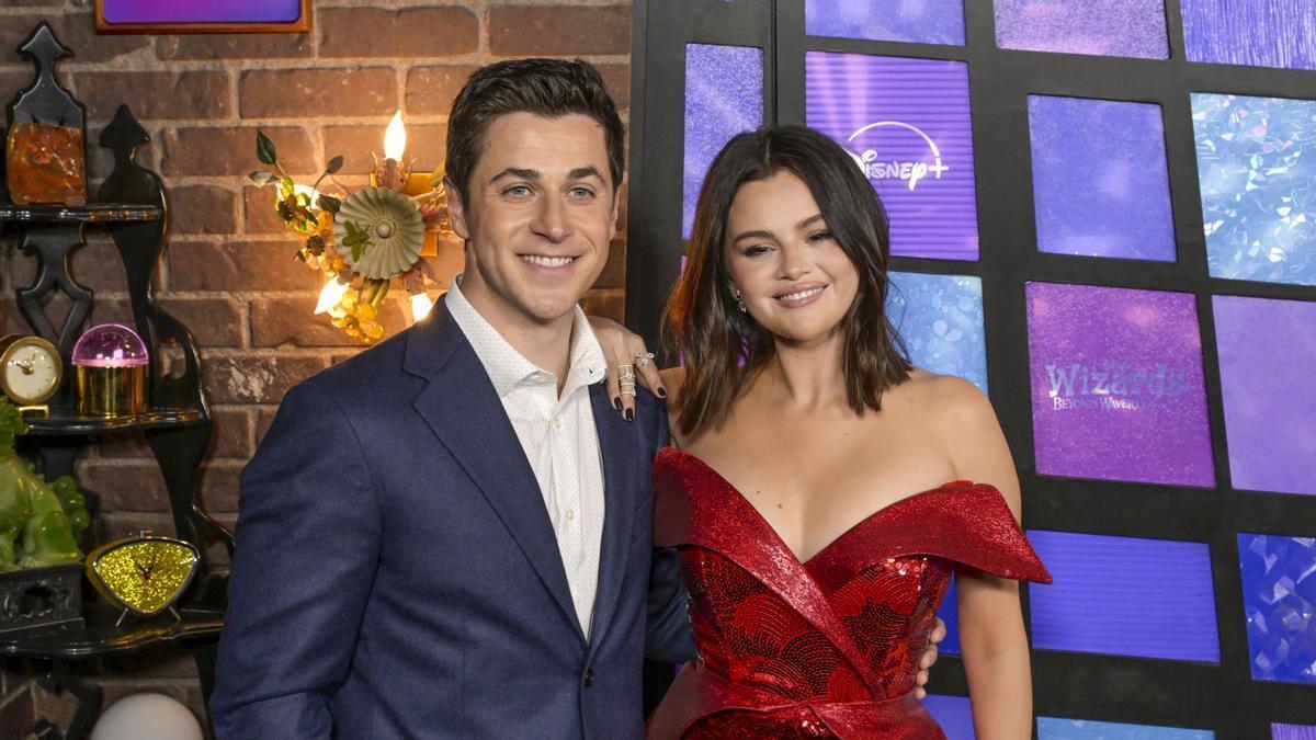 David Henrie y Selena Gómez en &#039;Los Magos de Waverly Place&#039;