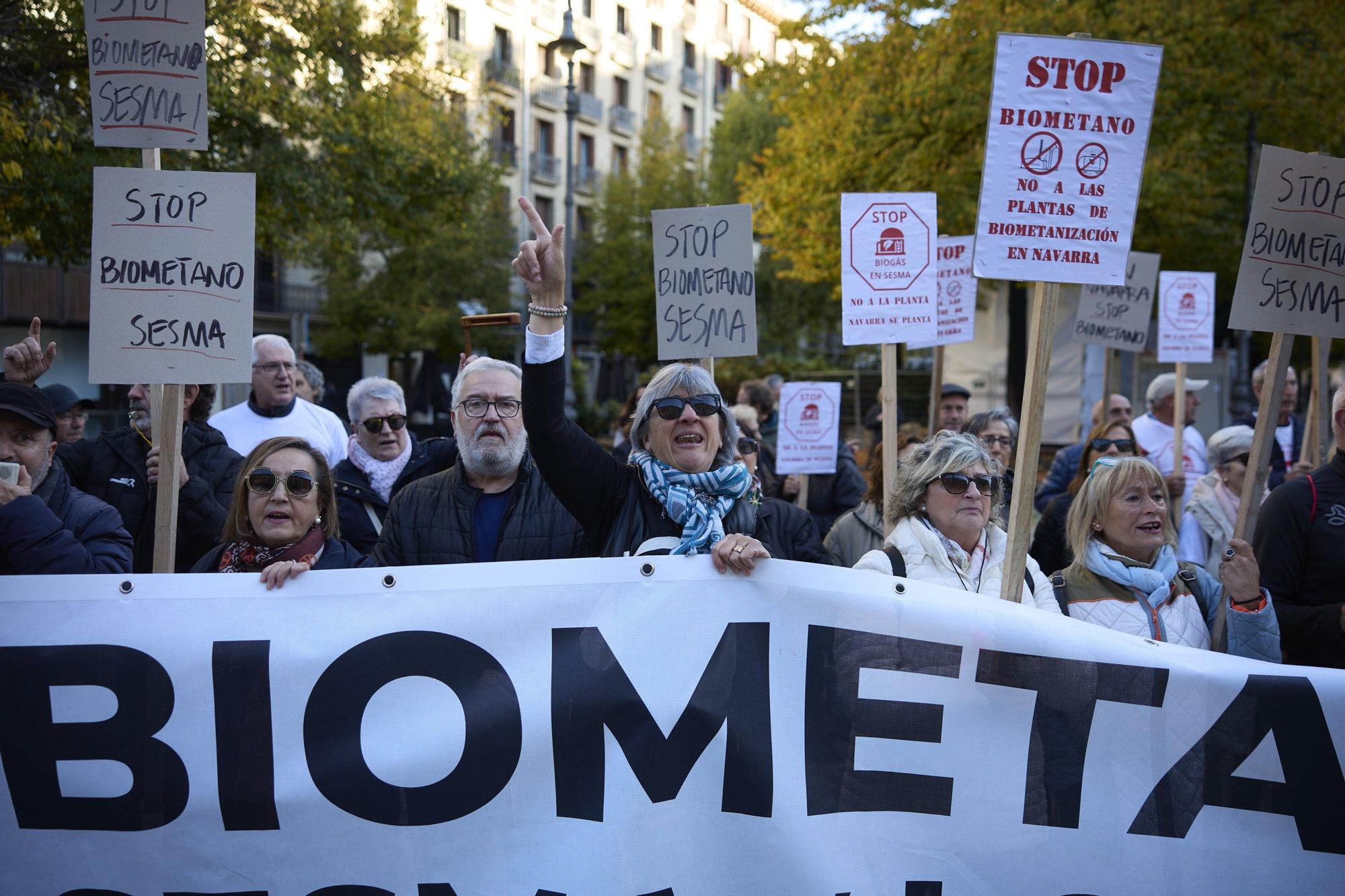 Sustrai Erakuntza, ante el Parlamento de Navarra "por una planificación democrática de la biometanización"