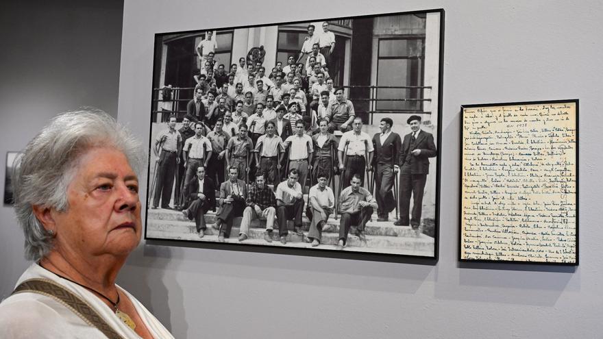 Una exposición en las Juntas Generales recupera la odisea forzada de miles de gudaris y exiliados vascos