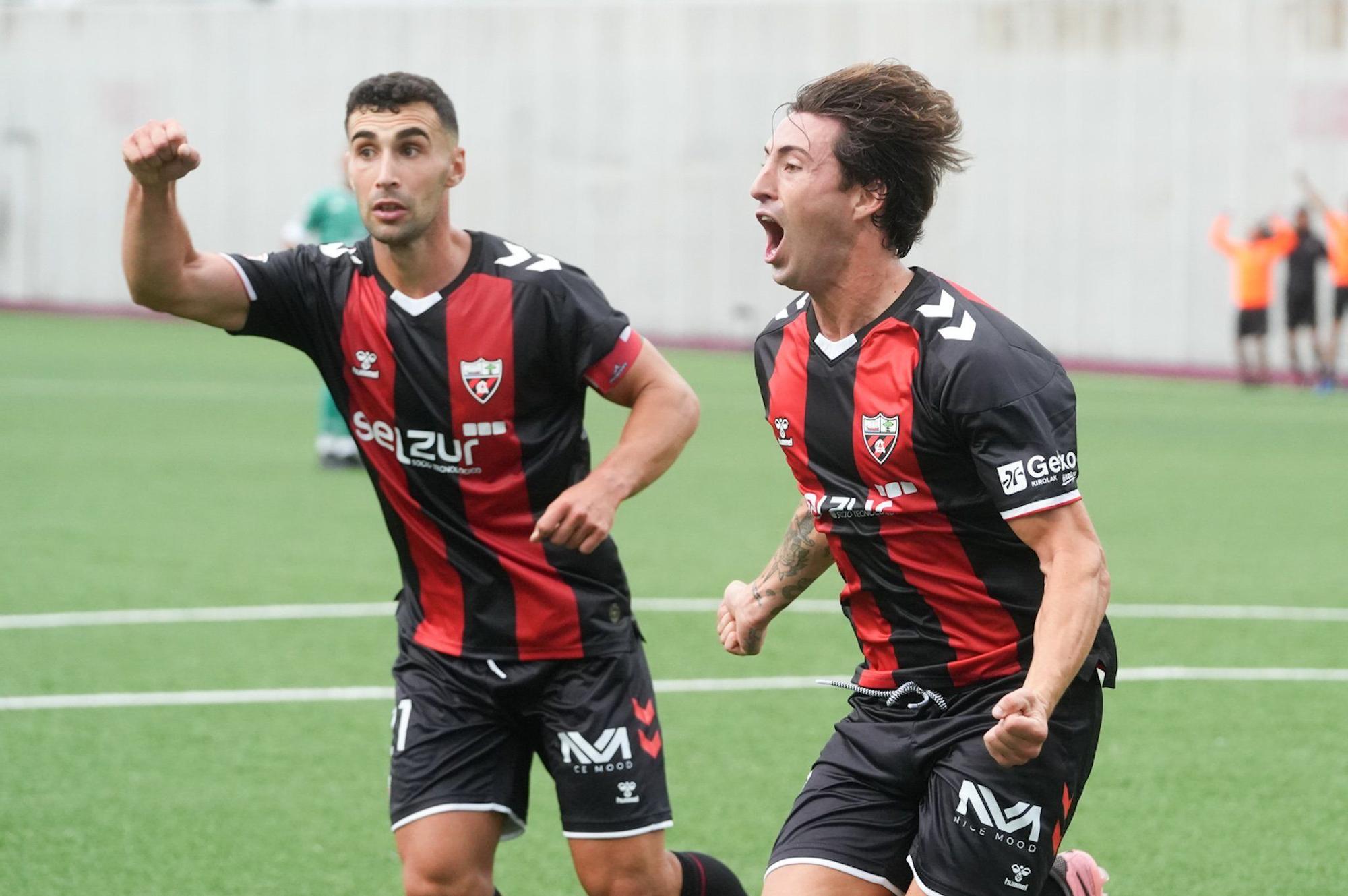 En imágenes: El Arenas vence en su debut en Primera RFEF