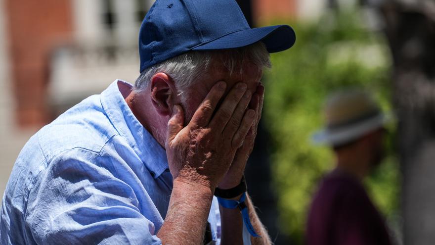 Dos niños de 2 y 4 años mueren atrapados en el interior de un coche en plena ola de calor en Francia
