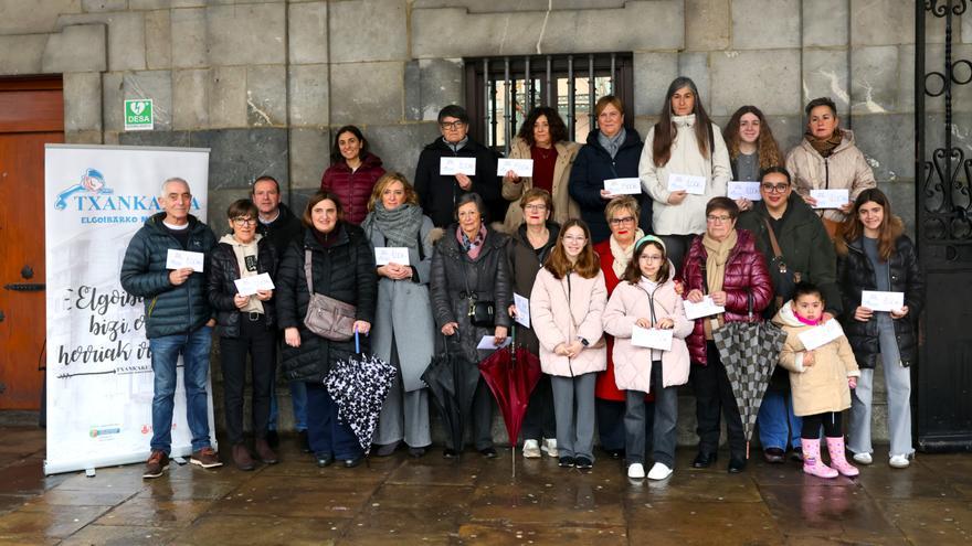 Txankakua reparte 3.000 euros en bonos de compra entre los clientes de los comercios de Elgoibar