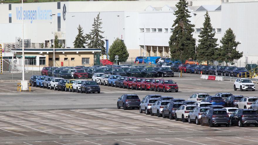 UGT y CCOO solicitan una reunión "urgente" a la dirección de VW Navarra