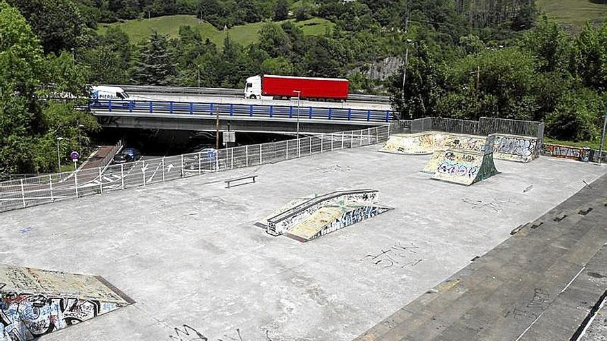 La pista de skate de Sautsi, que será completamente renovada.  | FOTO: J.LEON