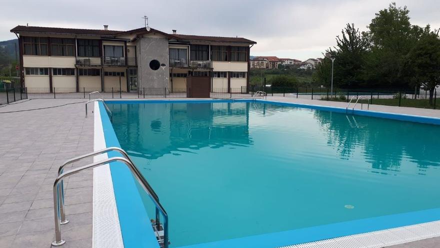 Artziniega busca gestor para el bar de las piscinas de La Bárcena