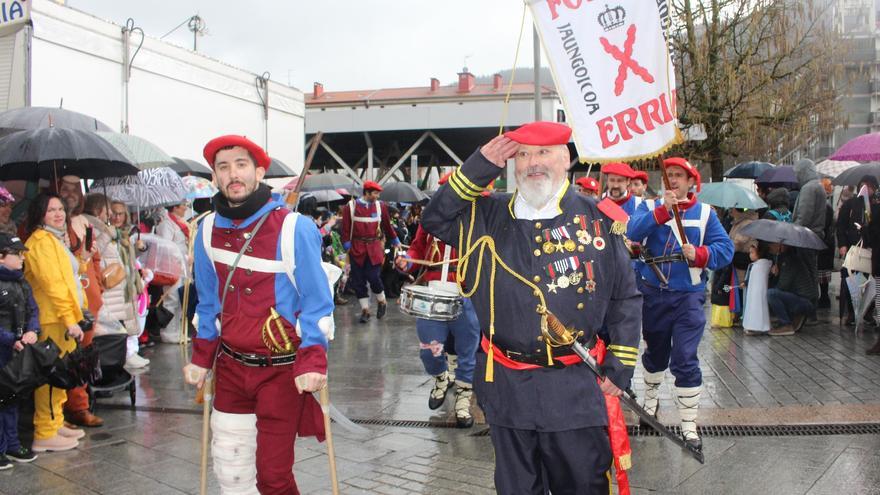 Mucha agua, pero más ganas de fiesta en Debagoiena