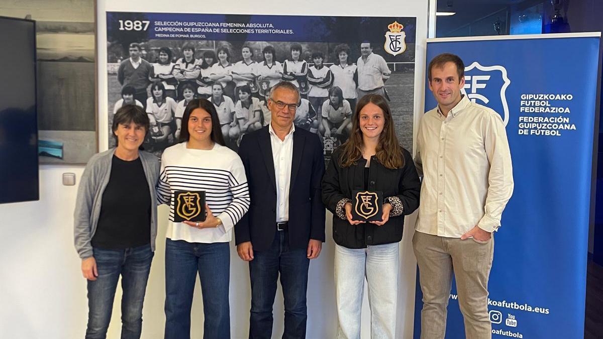 Julio Arrula y Aiara Agirrezabala, distinguidas por la Federación Guipuzcoana
