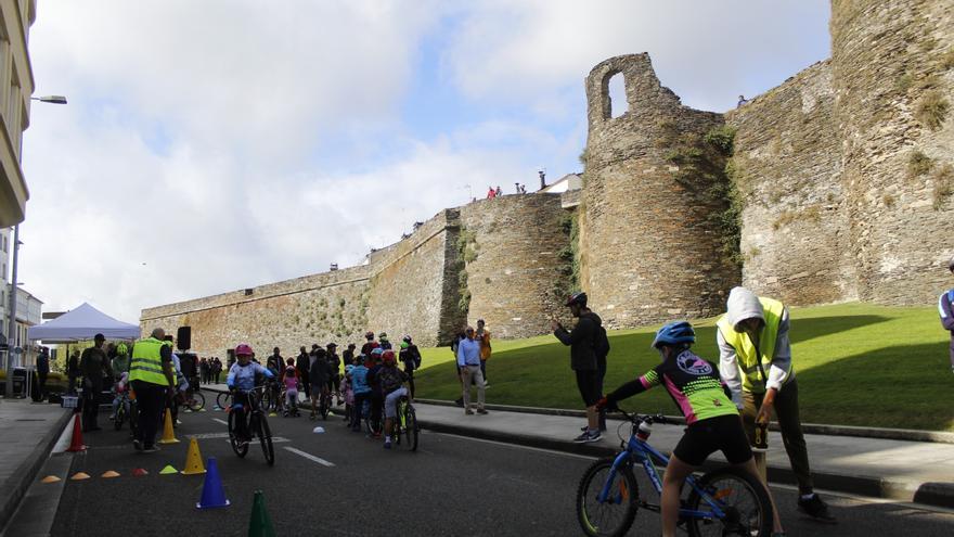 Investigan la muerte de una mujer tras caerse de la Muralla de Lugo
