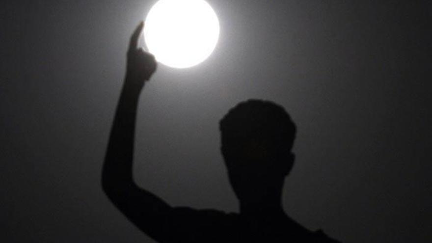 Las cuatro fases de la luna en los cuatro lunes del mes