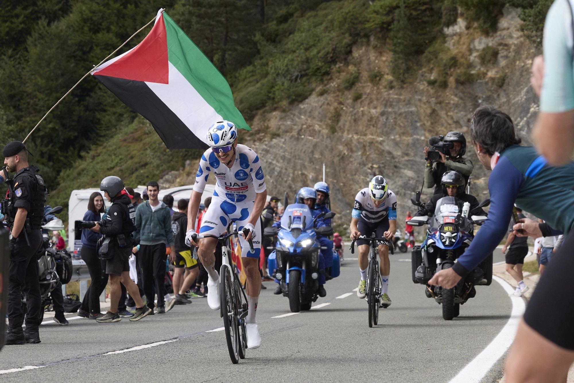Fotos de la etapa navarra de La Vuelta 25 entre Sendaviva y Larra - Belagua