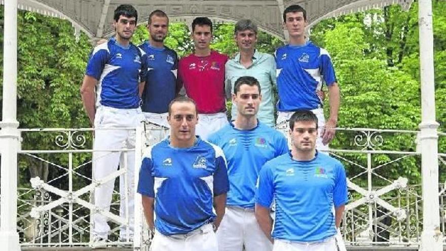 La blanca abre agosto