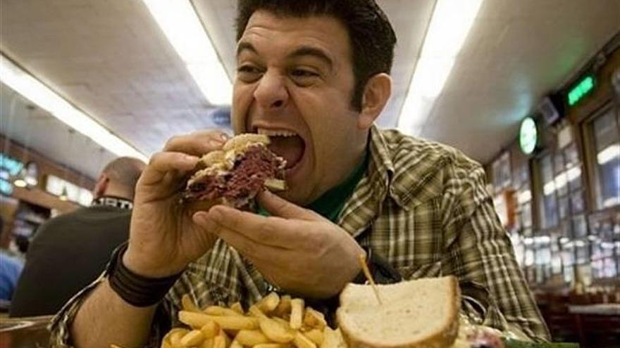 Adam Richman, de &#039;Crónicas carnívoras&#039;, se queda sin programa tras una discusión sobre la anorexia