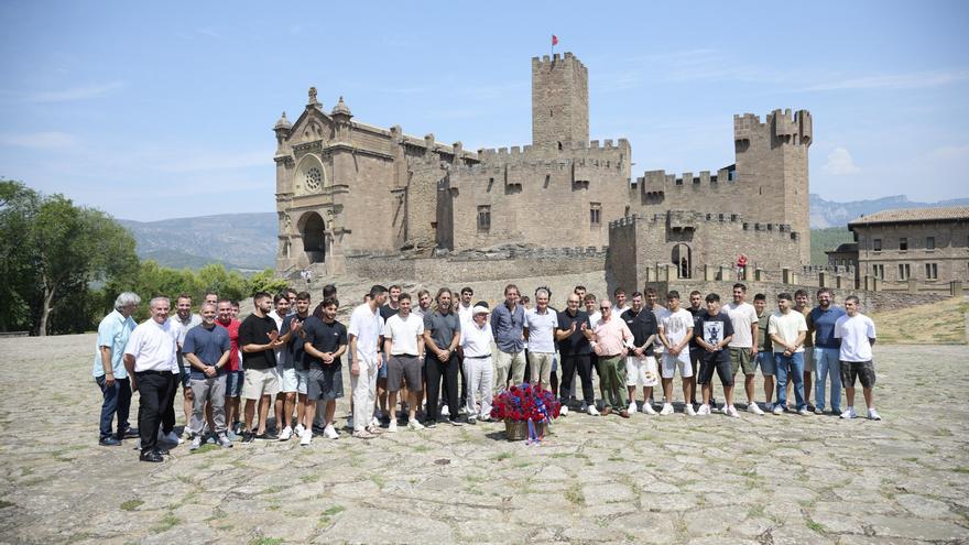 Fotos de la tradicional visita de la plantilla de Osasuna a Javier