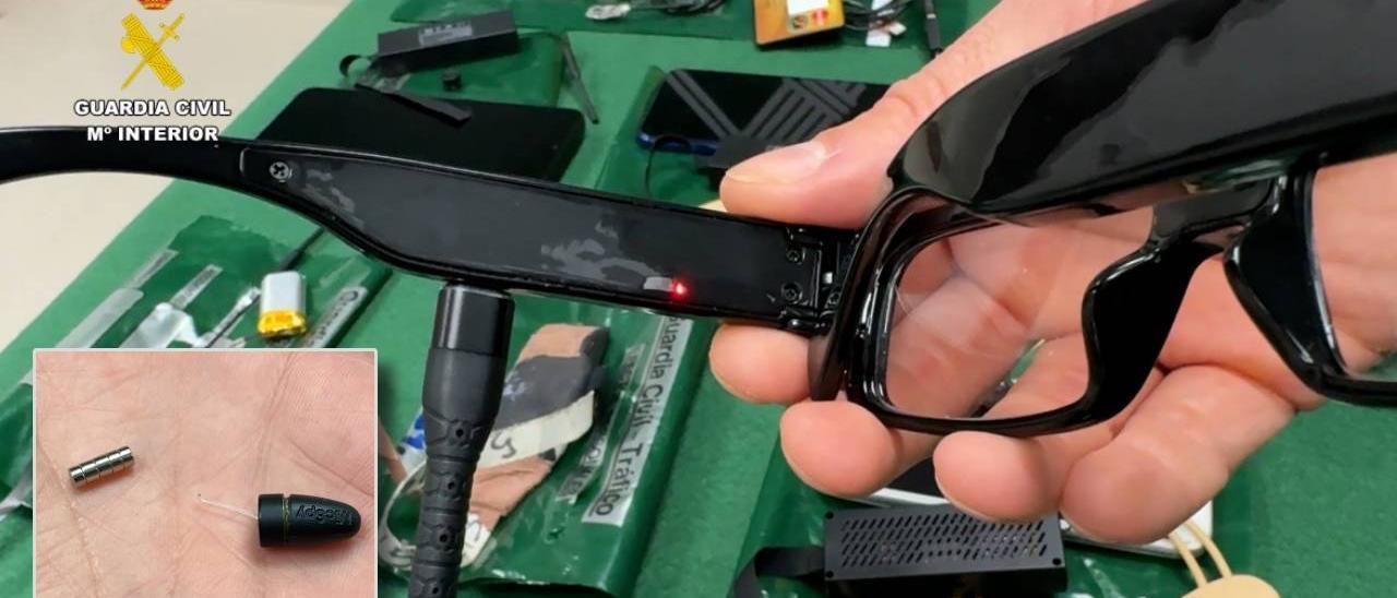 Gafas inteligentes y pinganillo para copiar en el examen de conducir