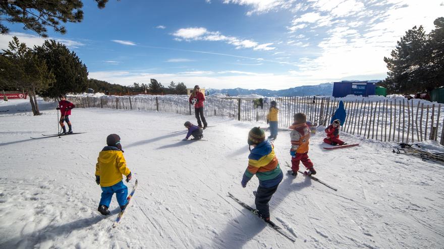 Ideal para esquiar: el abrigo de Decathlon que lo tiene todo y se llevará este invierno