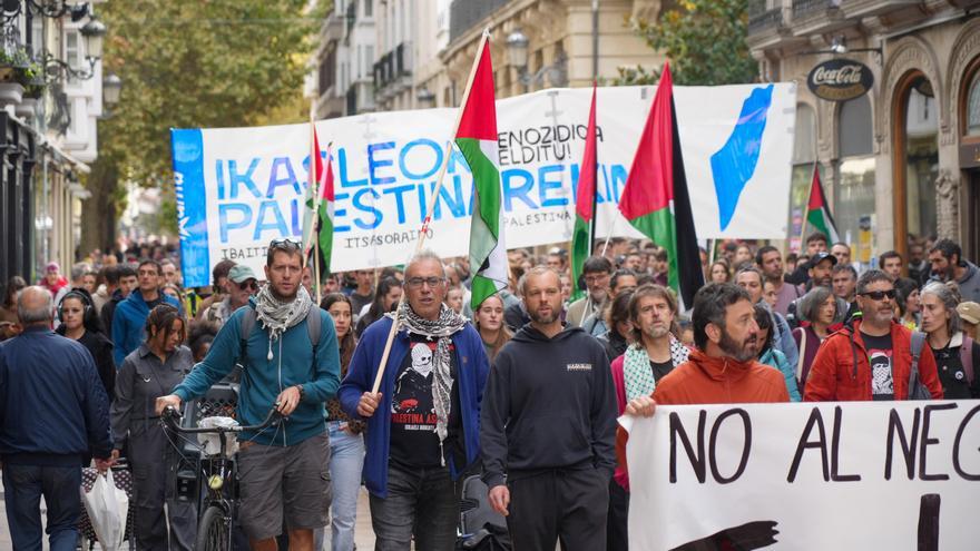 Manifestación en favor del pueblo de Gaza en Vitoria