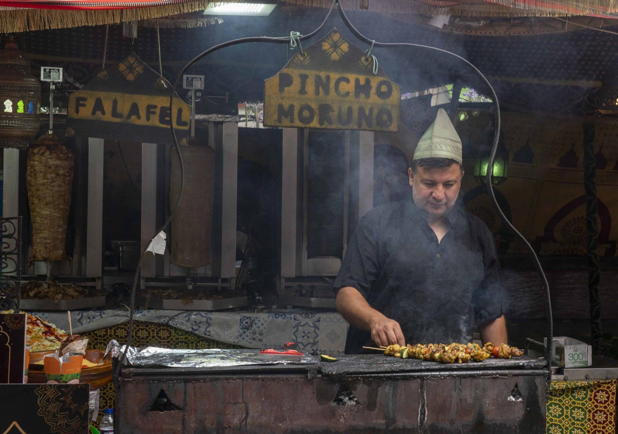 En imágenes: El zoco árabe en la plaza Juan de Ayala