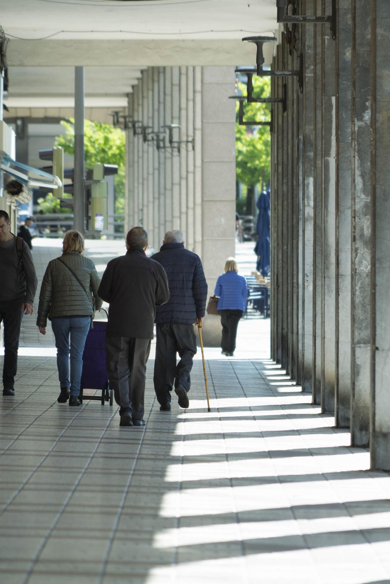 Los establecimientos adheridos cuentan con distintivos de identificación en sus escaparates.