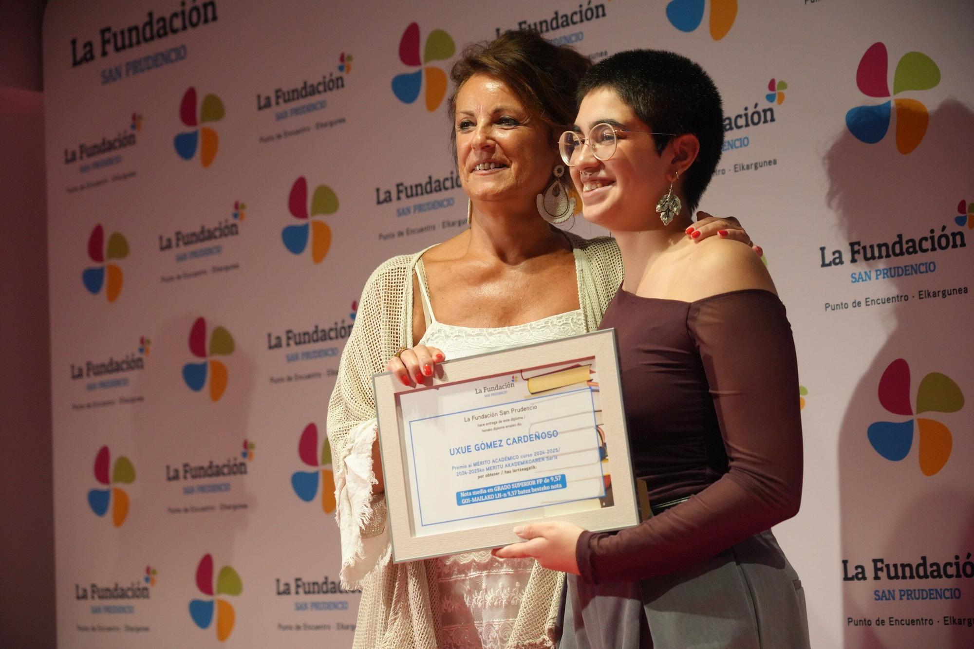 En imágenes: Entrega de premios LaF al mérito académico en la Fundación Laboral San Prudencio