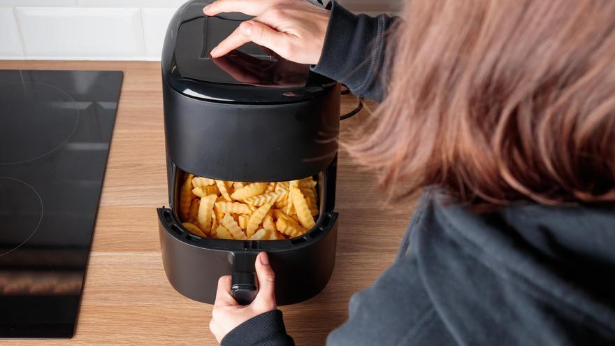 Diez recetas fáciles en la freidora de aire para que los niños cocinen