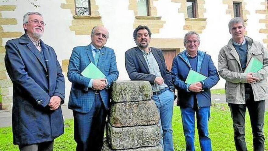 Zalbide, Urrutia, Lorenzo Jimenez, Azkue e Irizar, ayer en Donostia.