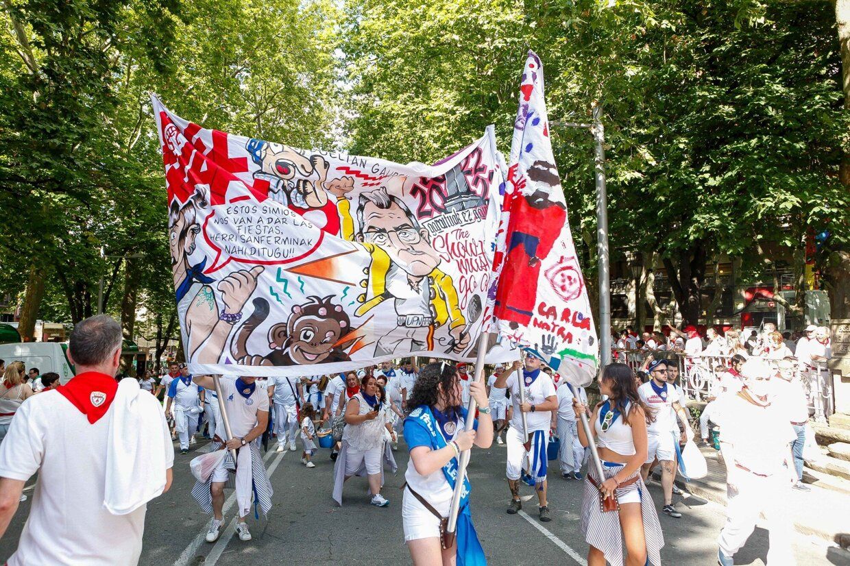 Entrada de las peñas día 10 de Julio