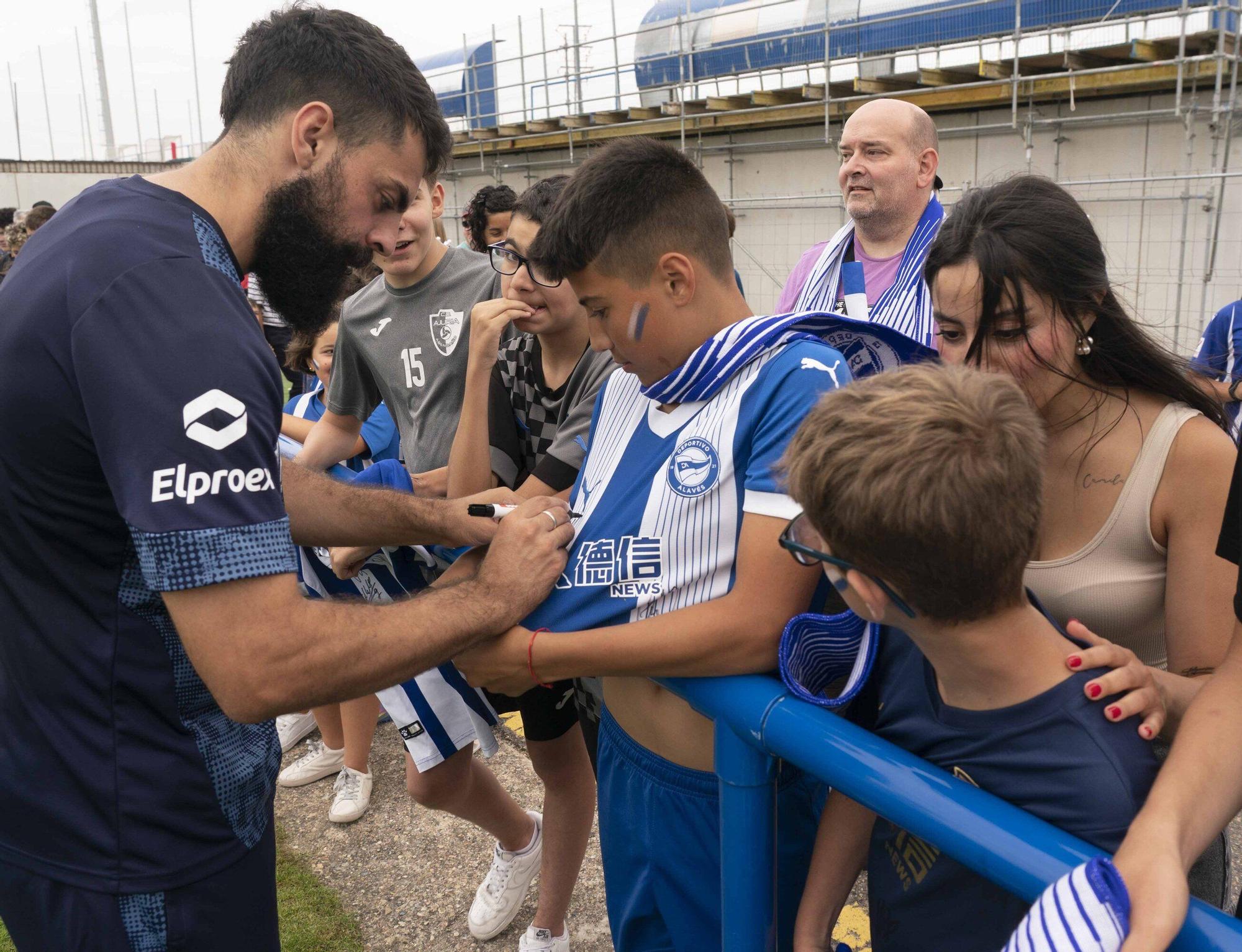 En imágenes: Una afición entregada al Alavés