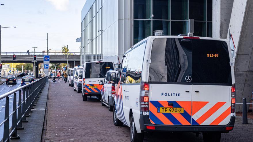 Un ataque con un explosivo contra una escuela judía en Ámsterdam deja daños leves
