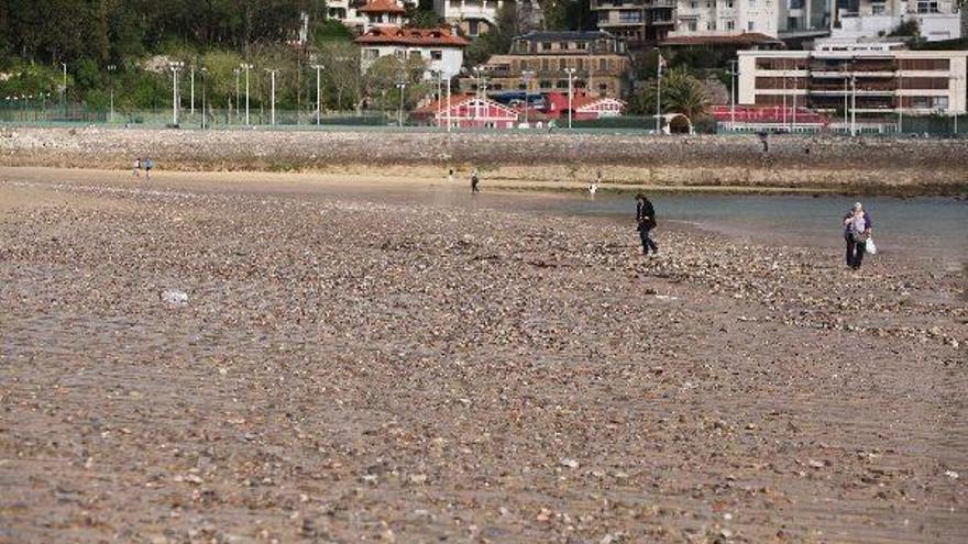 Donostia moverá 35.000 toneladas de arena para devolver su &quot;perfil natural&quot; a Ondarreta en corto