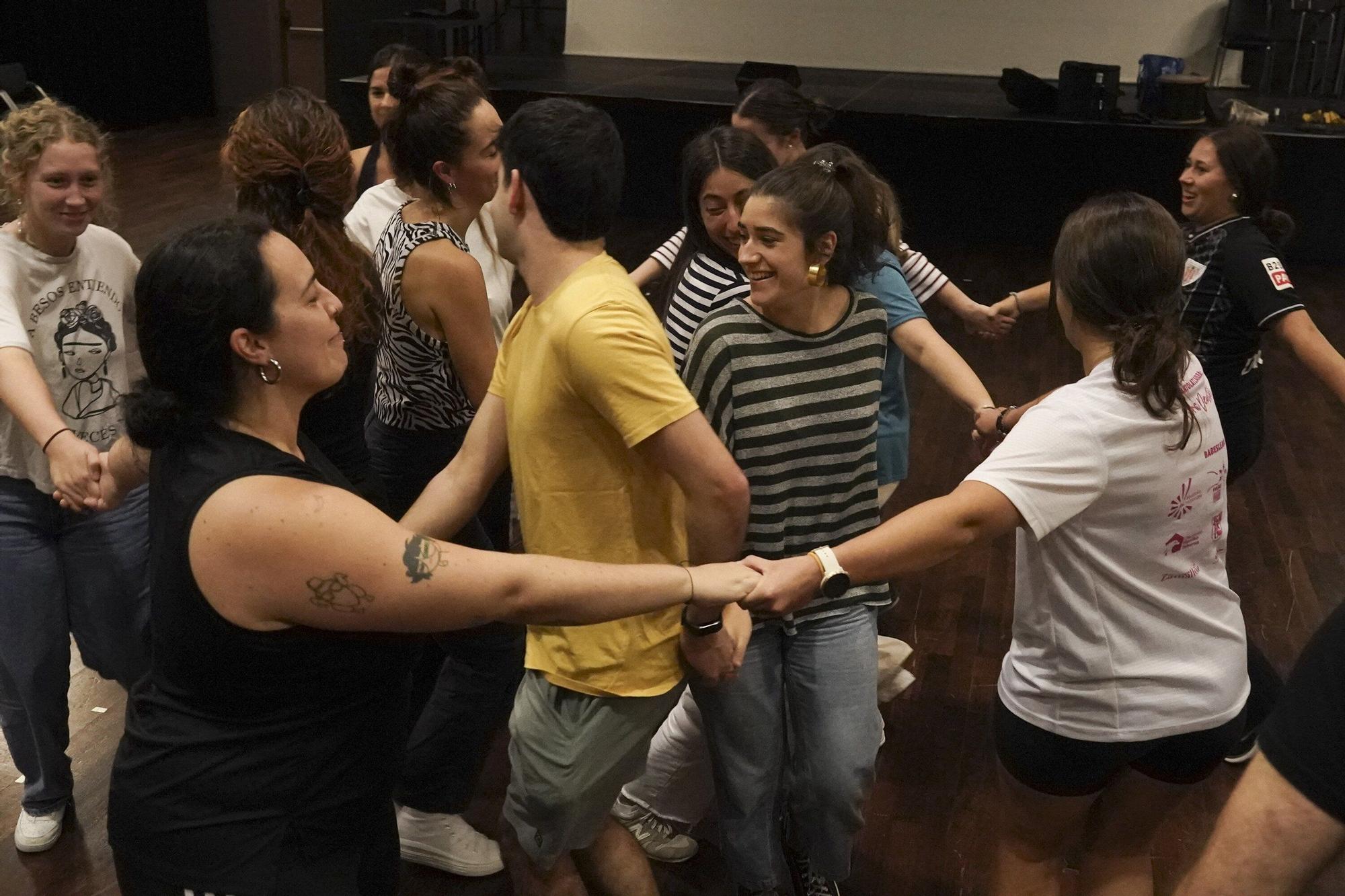 Aiko Taldea pone a danzar a la juventud