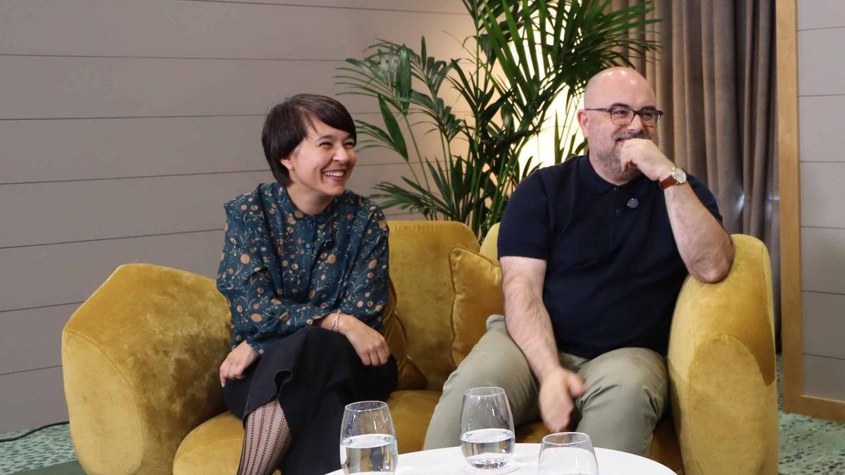 Soraya Pérez y Javier Parro, psicóloga social y director de Bihar, en un momento durante la entrevista.