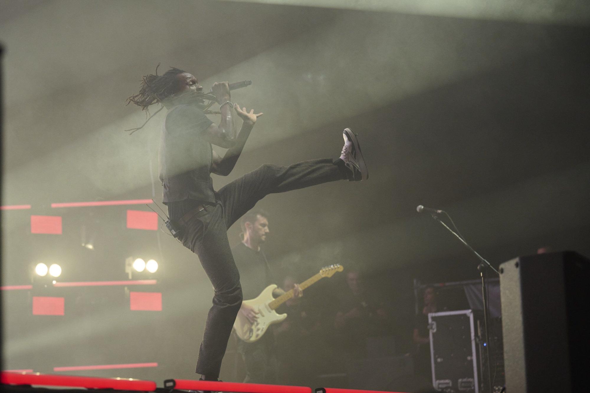 Fotos del concierto de La Raíz en el Navarra Arena