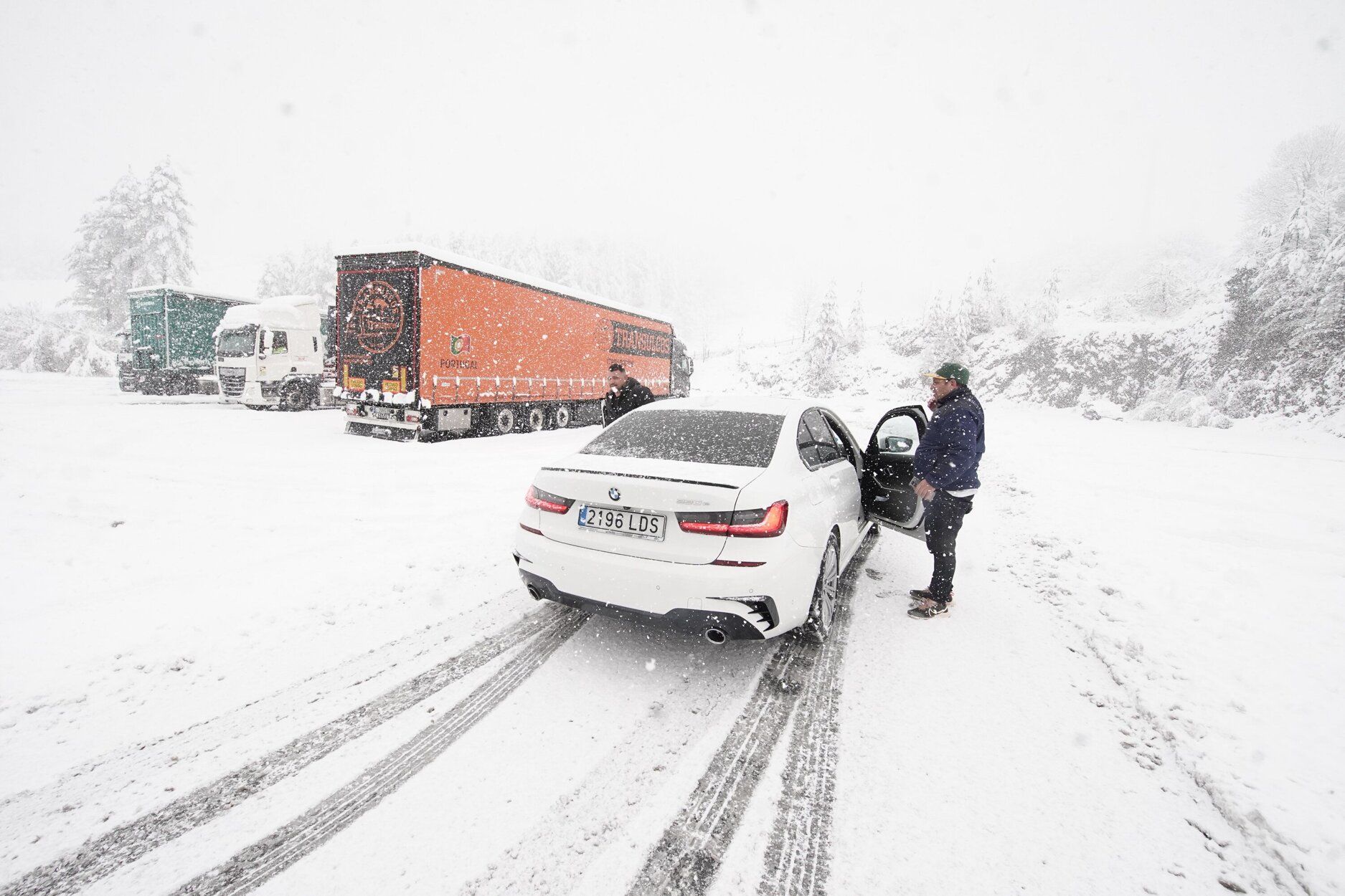 Nieve en el alto de Etzegarate