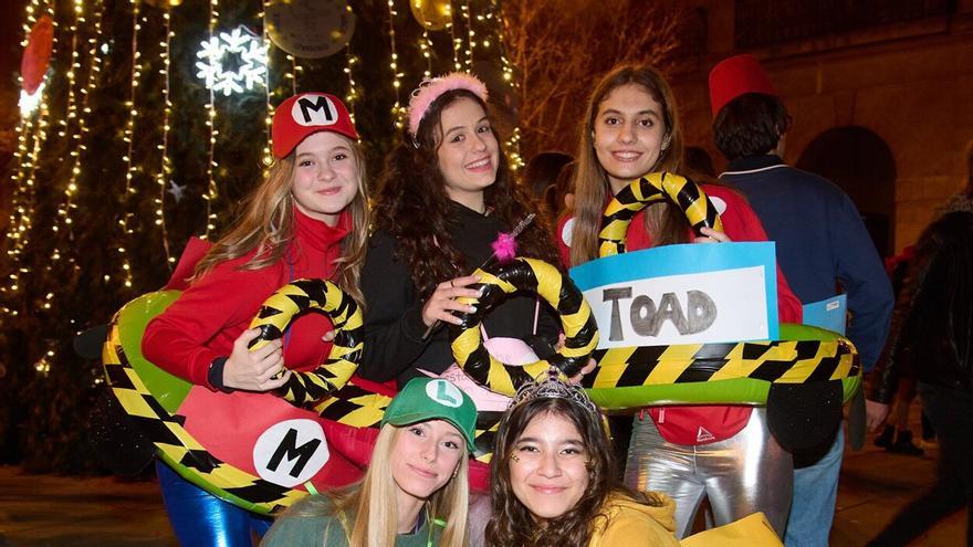 El Mercado de Abastos de Vitoria acoge el 'Pelutxe Eguna', que recaudará fondos para Aspanafoa y Pídeme la Luna