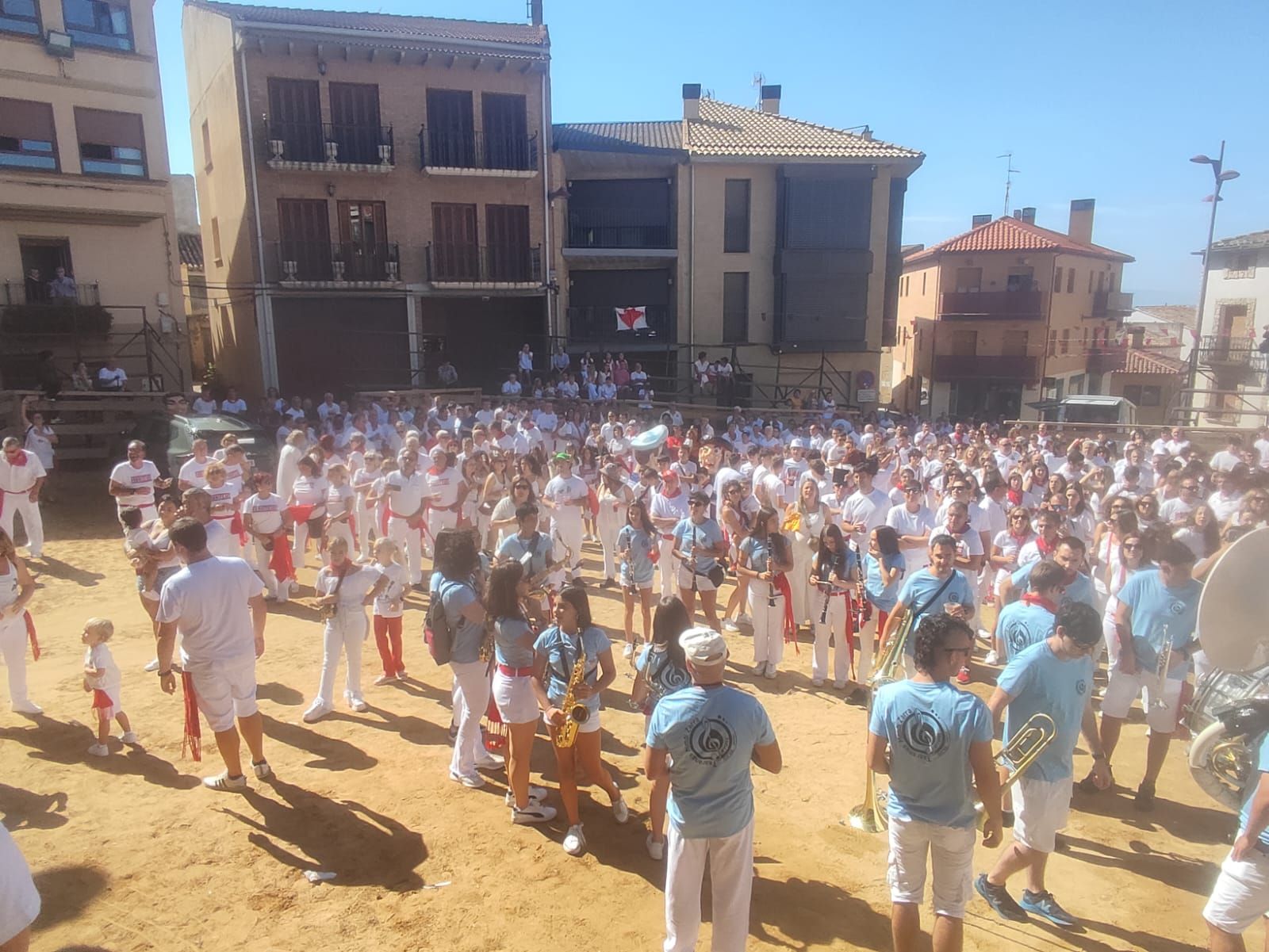 Fotos del cohete de fiestas de Arróniz 2025