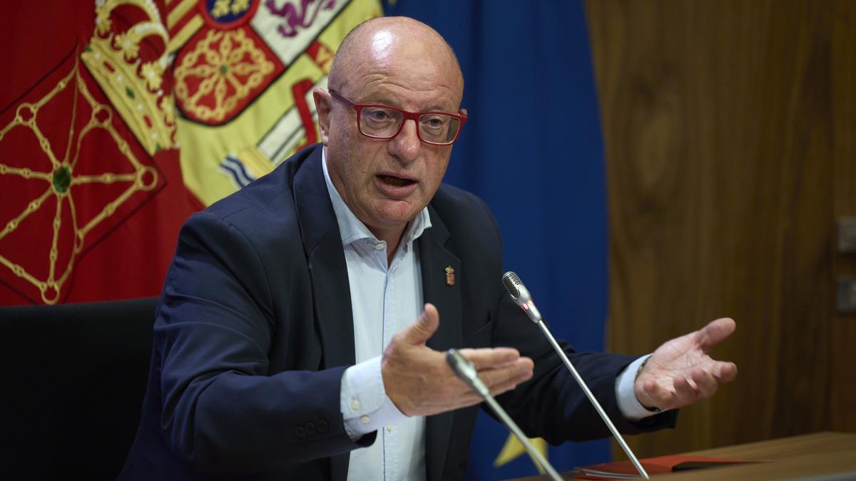 El consejero Gimeno, durante la rueda de prensa.