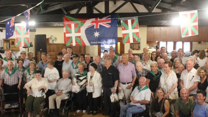 Emotivo homenaje a 46 'australianos' de Lea-Artibai y Busturialdea