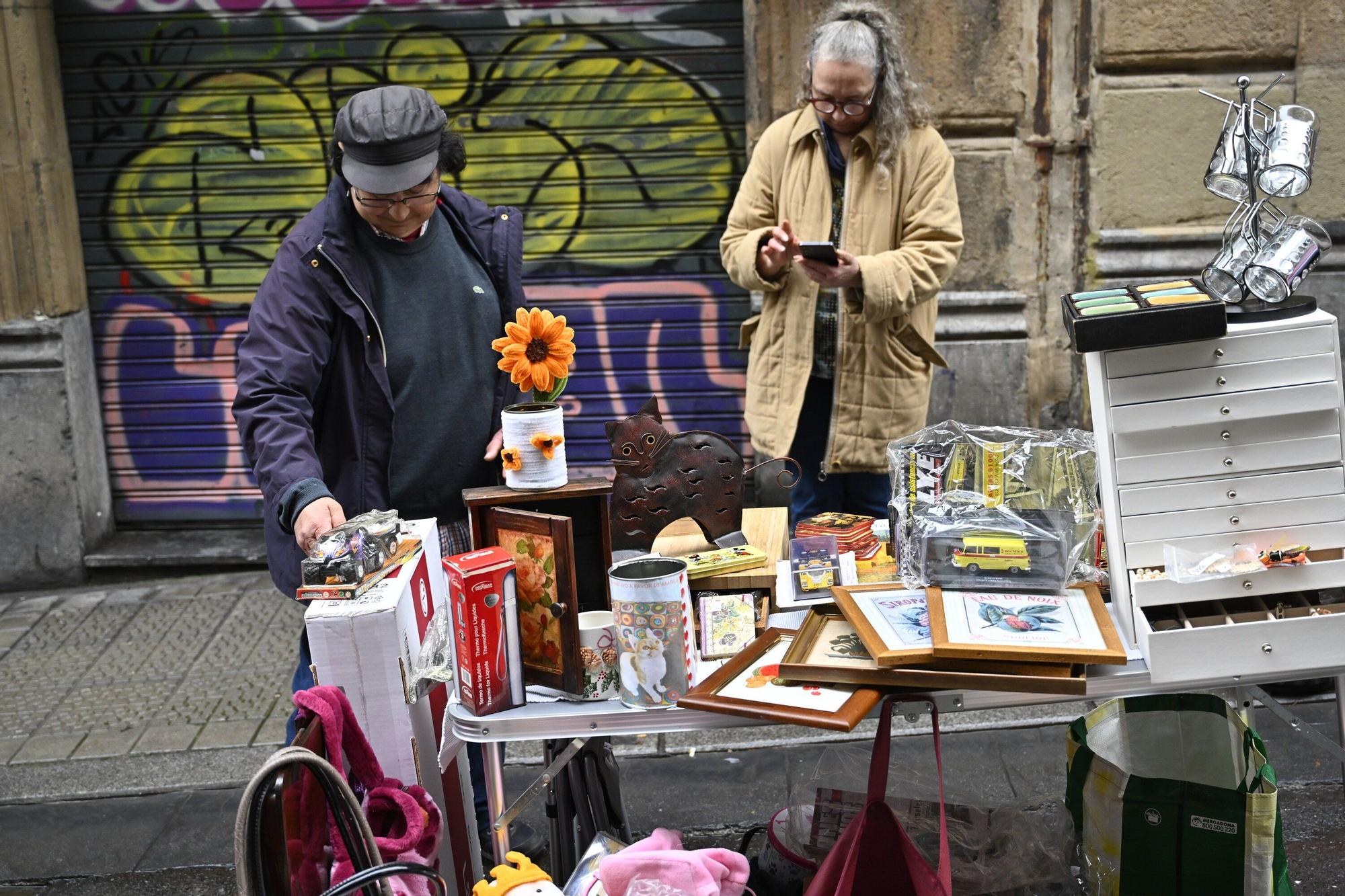 En imágenes: el mercado del Dos de Mayo se viste de Navidad