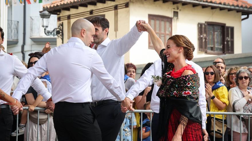 Diez parejas dan un nuevo impulso a la Esku-dantza de los Santaneros de Ordizia