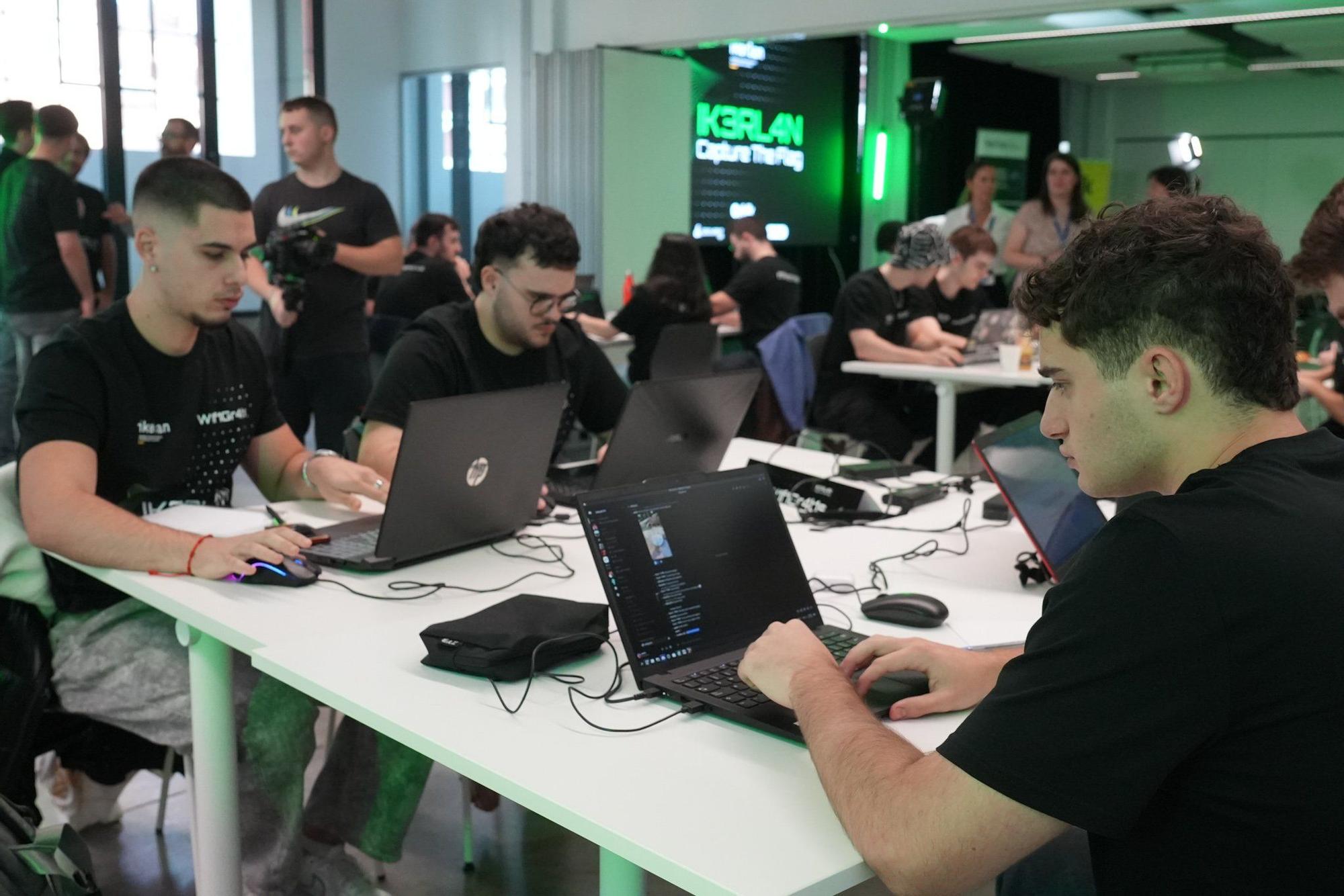 En imágenes: jóvenes talentos compiten en Bilbao por el futuro de la ciberseguridad